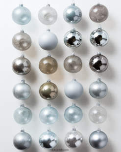 Balsam Hill Essentials-Set mit tonalen Ornamenten ZHVJF207 Dekoration